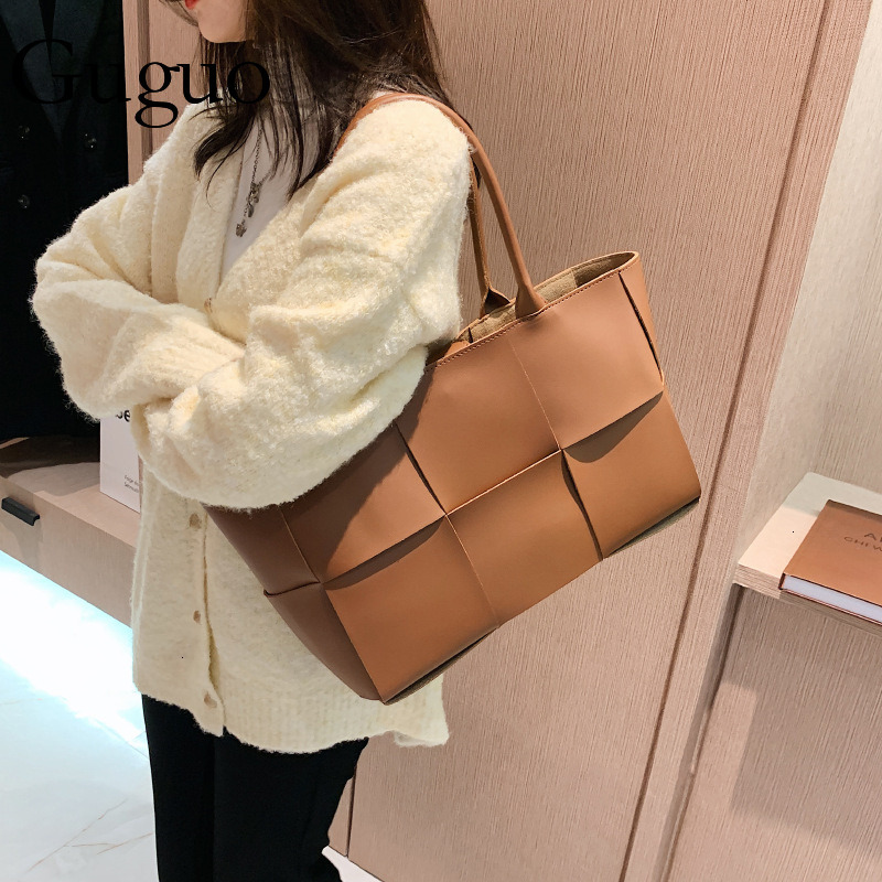 Guguo Free Shipping New Designer Bag Large Capacity Bag 2025 Fashion Woven Shoulder Bag Handheld Crossbody Bag Versatile Tote Bag