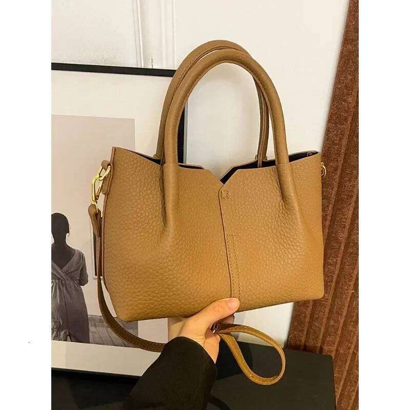 New Ladies Stylish Retro Crossbody High End Handbag Combo Multi Functional Purse Bucket Tote For Daily Use