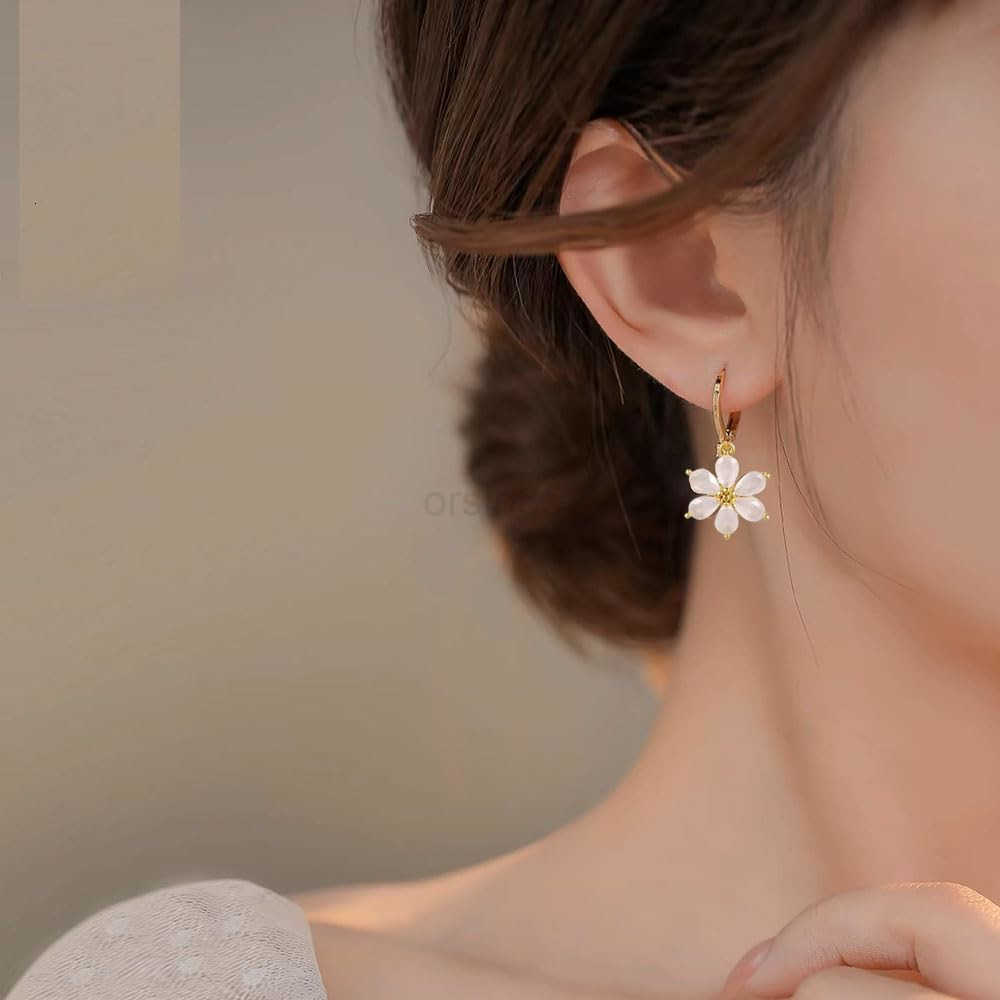 Dainty White Crystal Flower Dangle Small Hoop Earrings for Women Cute Bohemian Floral Blossom Charm Dangling Lightweight Cartilage Huggie Hoops Drop E