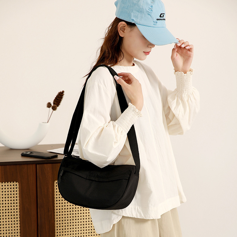 New Fashion Dumpling Bag Designer Free Shipping Bag Lightweight Women S Commuting Simple Underarm Shoulder Luxury Bag Bag Large Capacity Casual Crossb