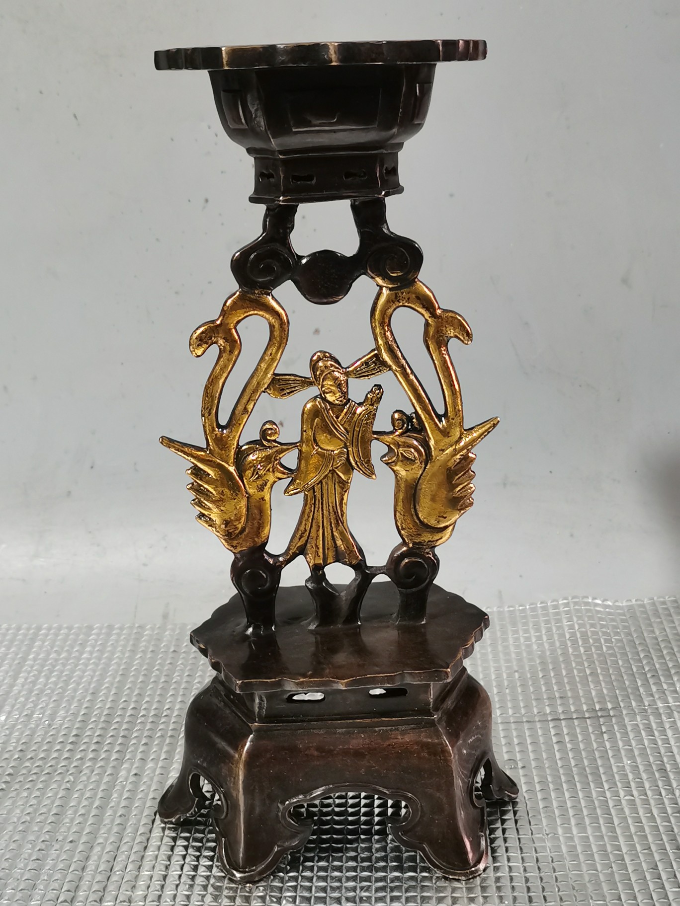 The ancient gilded copper lamp has perfect workmanship and thick patina.