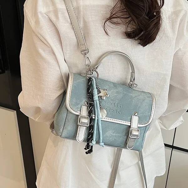 2025 Popular College Style Messenger Women's Large-Capacity Backpack Commuter Versatile Fashion Portable Shoulder Bag