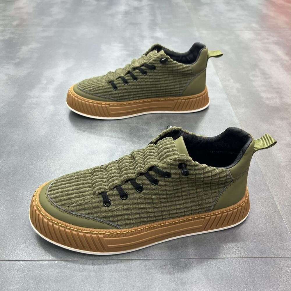 Suede Men's 2022 Spring and Autumn New Casual Shoes Korean Style Low-top Sneakers Comfortable Slip-on Trendy