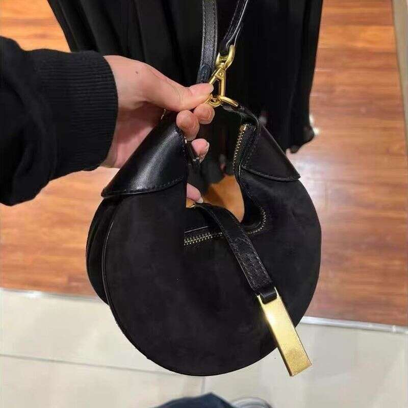 Women's Bags Style High End Niche Design Underarm Autumn And Winter New Fashion Versatile Shoulder Messenger Bag