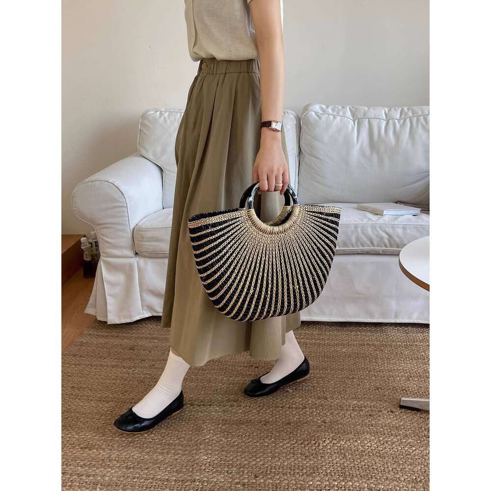 Designer Bag Tote Bag Shoulder Bag Hollow Out Handheld Straw Ins High End Large Capacity Beach Vacation Woven Bag Summer