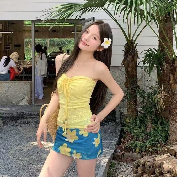 2025 New Women's Korean INS Style Two-Piece Bathing Suit Hip-Wrapped Sweet Sexy Bikini Hot Spring Swimsuit