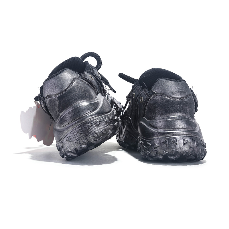 Trendy height increasing shoes for women in autumn and winter 2025, versatile casual sports dad shoes, tire sole soft soled shoes, designer shoes