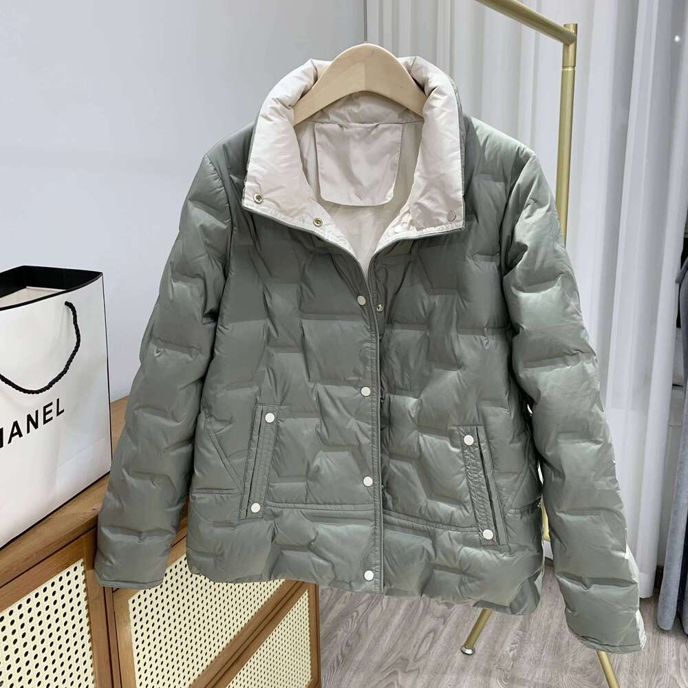 Lagabogy 2025 New Winter Women 90% White Duck Down Coat Female Stand Collar Single Breasted Jacket Casual Loose Puffer Parkas