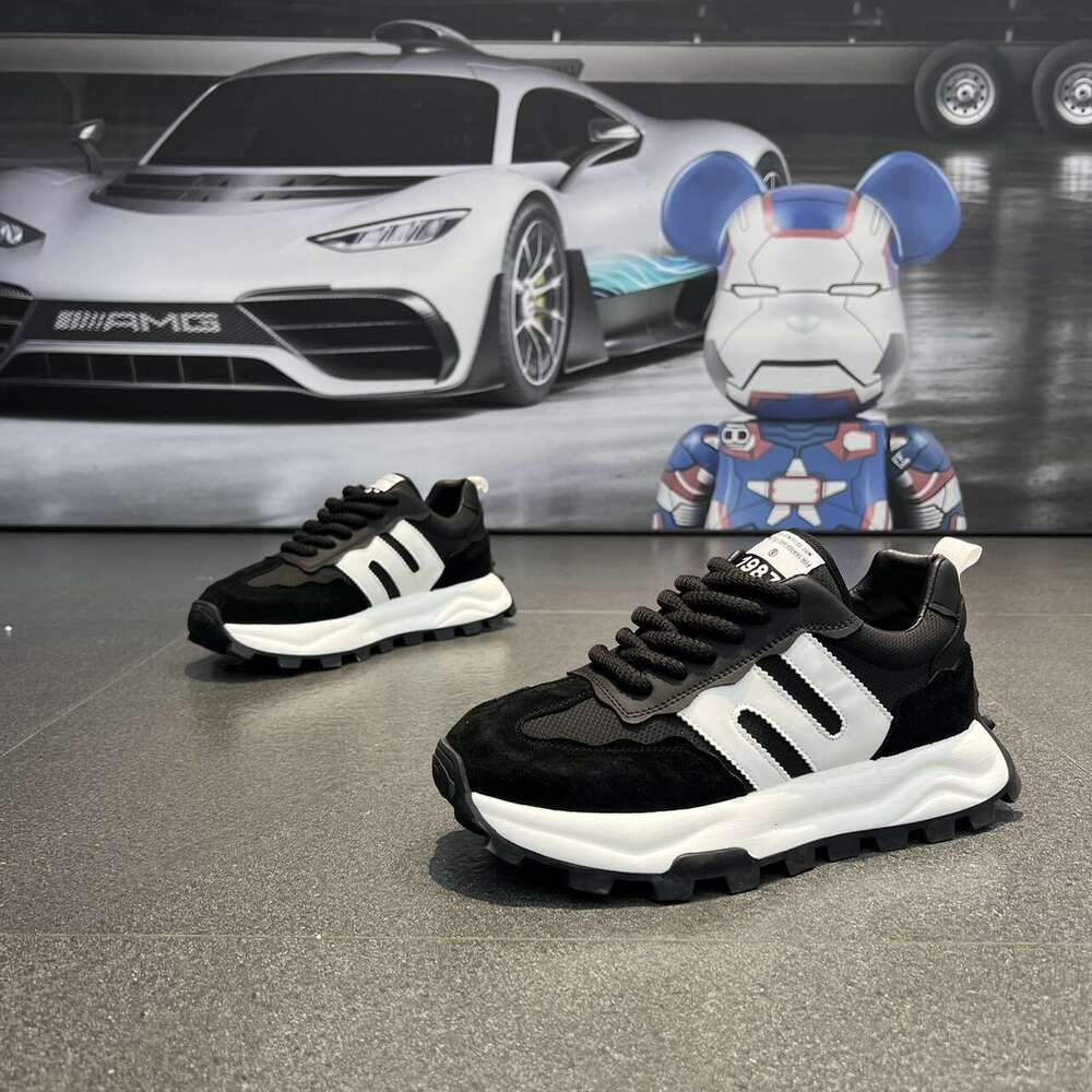 2023 Autumn New Dad Thick Sole Casual Versatile Breathable Men's Trendy Height Increasing Leather Surface Sports Running Shoes