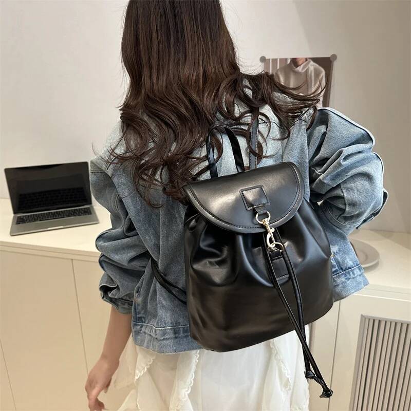 Fashionable Women s Casual Travel Bag Soft Leather Solid Color Women s Handbag Neutral Style Backpack Couple Bag Autumn And Winter New Designer Bag