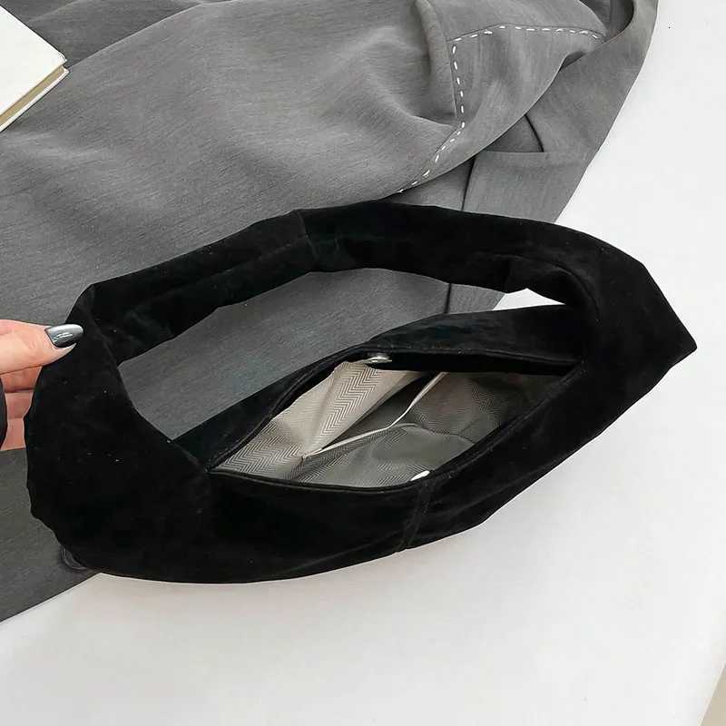 FAshionable spicy style niche shoulder bag soft and lightweight armpit bag versatile for daily use popular Z250911