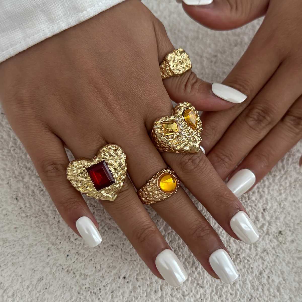 Ingemark 4PcsSet Vintage Exquisite Rhinestone Love Heart Rings for Women Irregular Adjustable Open Rings Party Jewelry Gifts W250911