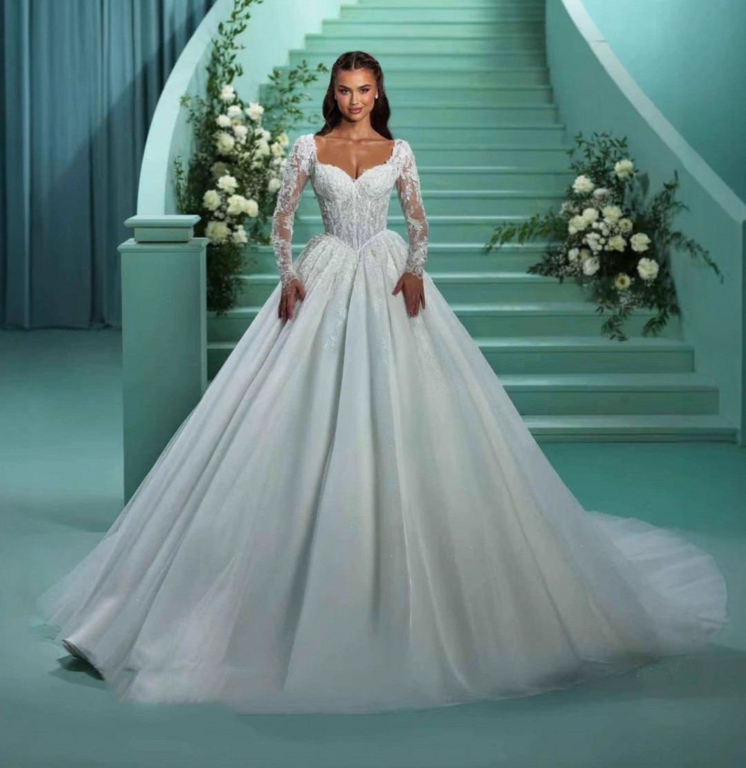 2026 Exquisite Wedding Dress Sweetheart Long Sleeves Princess Ball Gow Lace Up Sequins Church Bride Bridal Gowns Arabic Vestido De Noiva