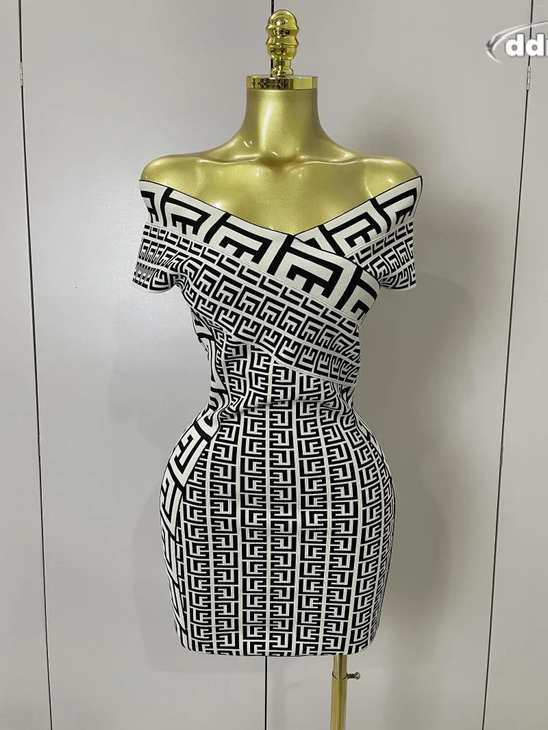 Casual Dresses High Quality 2025 Women Sexy Jacquard Slash Neck Off Shoulder Bodycon Mini Bandage Dress Elegant Evening Birthday Party TUES