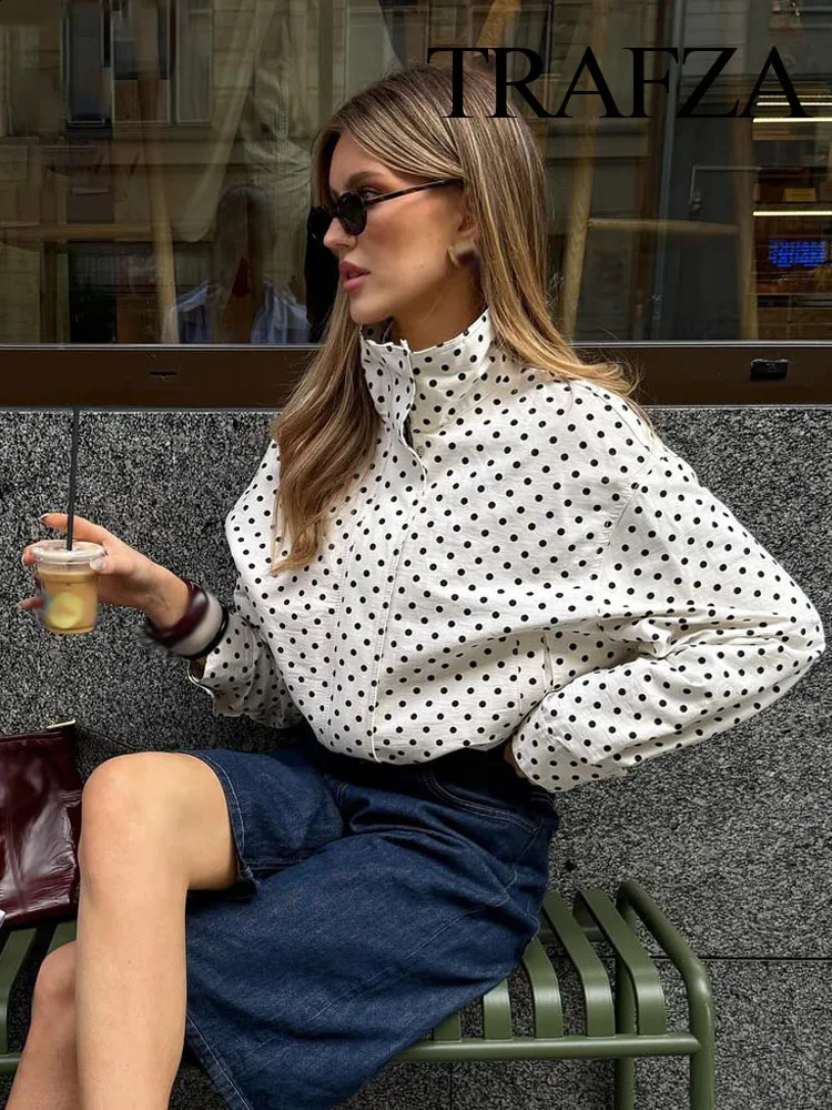 Woman Autumn Long Sleeves Turtleneck Zipper With Pockets Drawstring Casual Coat Fashion Polka Dot Printed Jacket y250912