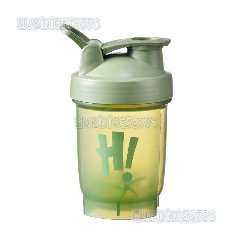 Creative Handheld Milkshake Shaker Cup Outdoor Sports Fitness Portable Large Capacity Plastic Protein Powder Mixing Cup H250911