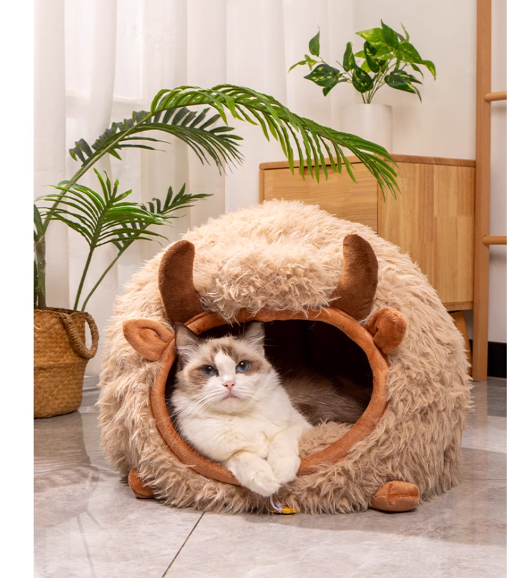 Winter Proof Animal Hut Soft Fleece Lined Enclosure for Cats