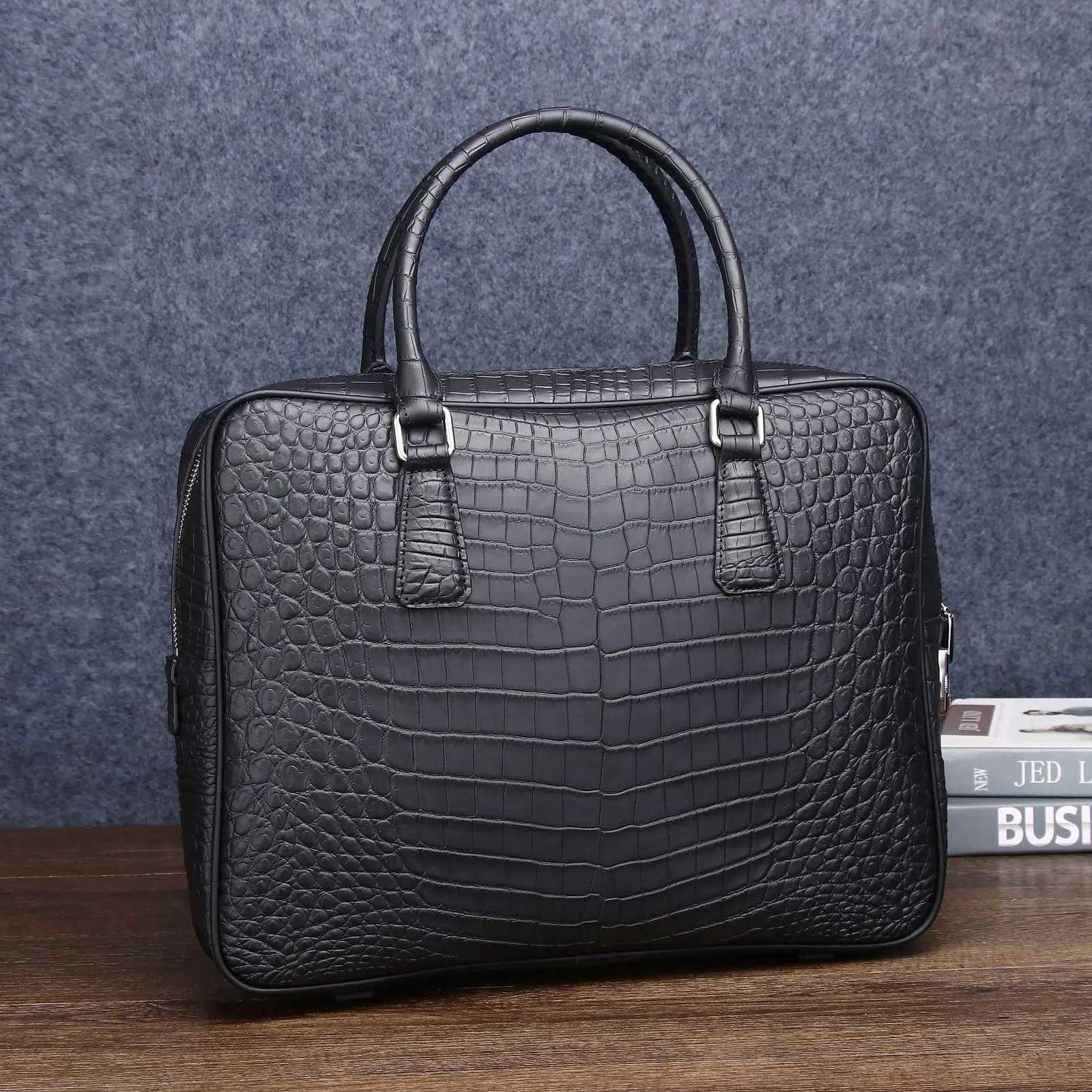 2024 New Cow Leather Laptop Bags Alligator Genuine Leather Mens Briefcase Crocodile Pattern Travel Messenger Computer Bag Z250906
