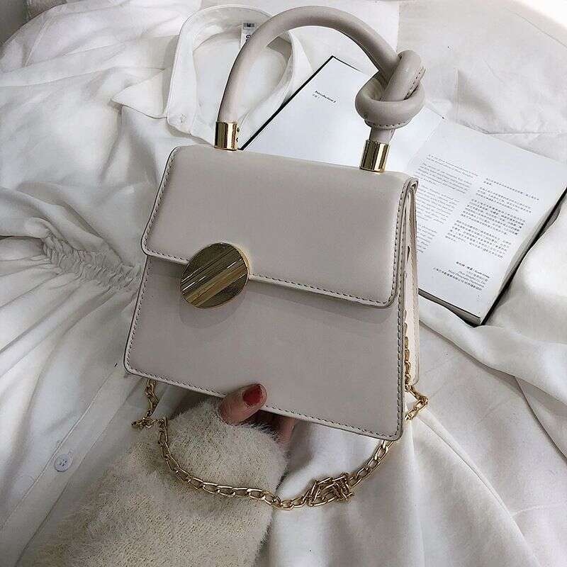 Women's New Fashion Handbag French Niche Design Single Shoulder Crossbody Chain Small Square Bag