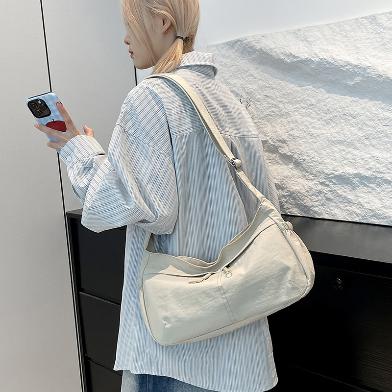 Luxury Bag New Women S Crossbody Designer Bag Bag Large Capacity Free Shipping Lightweight Casual Shoulder Bag Simple Commuting Versatile Student Tote