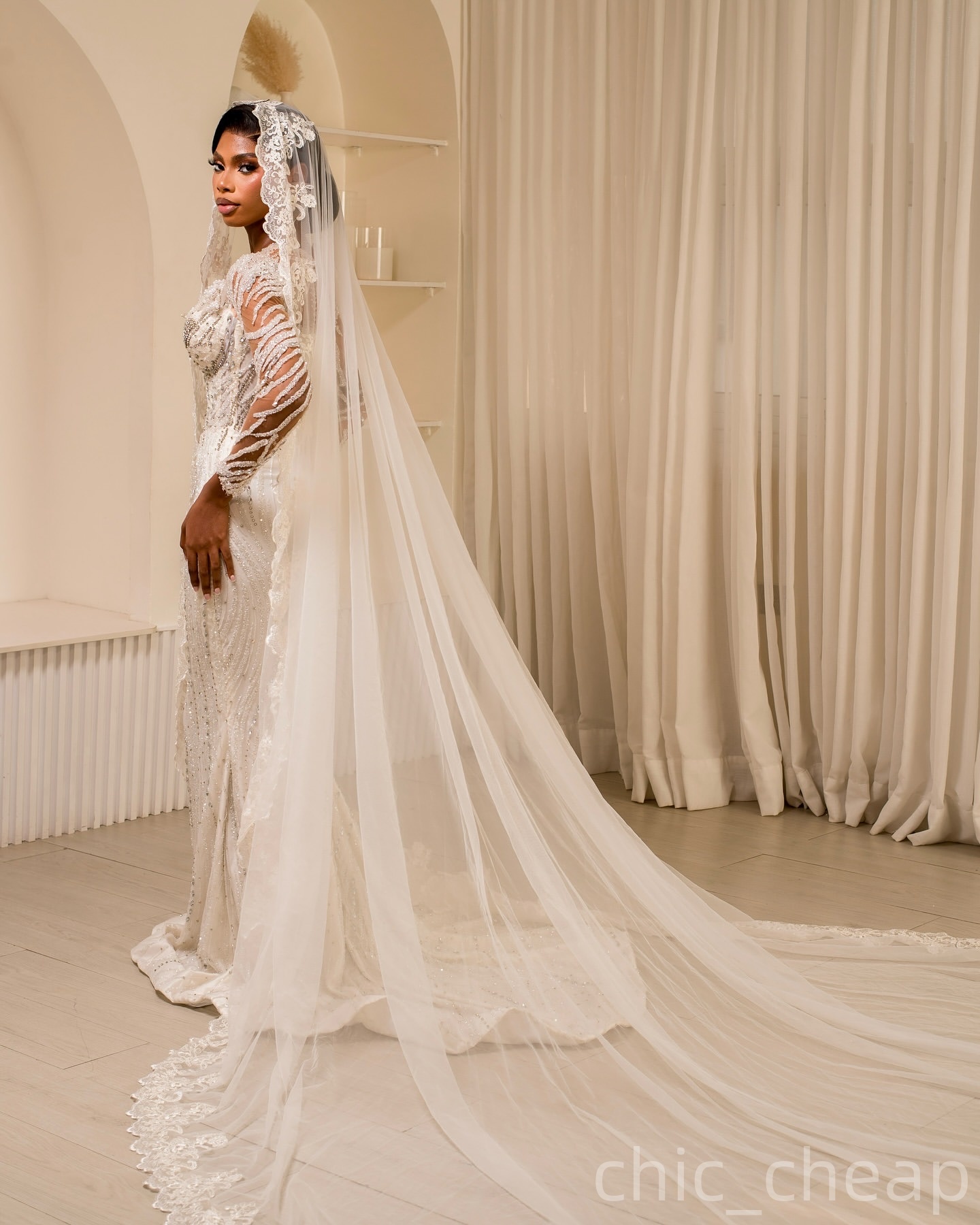 2025 Aso Ebi Plus Size Ivory Mermaid Wedding Dress Sheer Neck Beaded Florals Crystals Lace Full Sleeves Vintage Sparkly Bridal Gowns Dresses ZJ0413