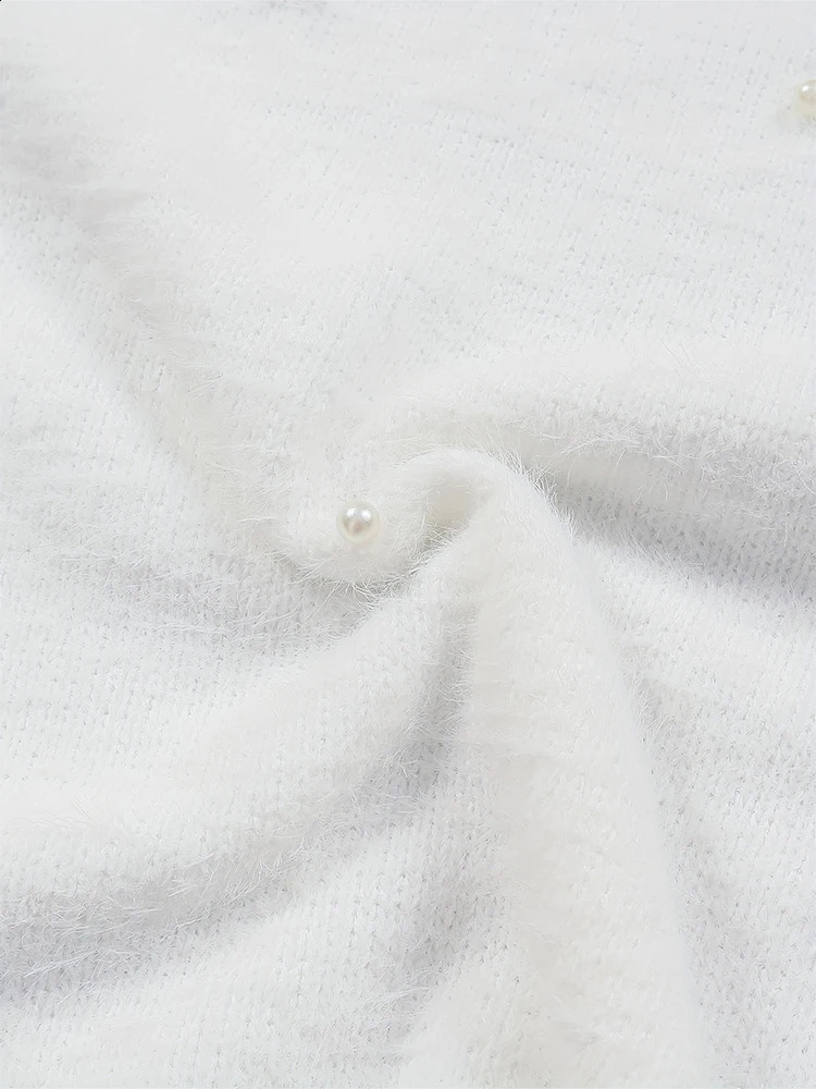 Plus Size Womens VNeck Pearl Beaded Fleece Sweater Embellished Long Sleeve Fashion Dress Aesthetic Knit Top 250911