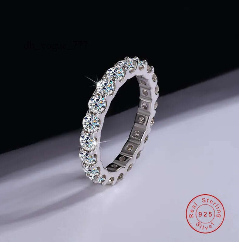 2024 Sparkling Gorgeous Handmade Full Round Cut Moissanite Dia Gemstones Wedding Rings Pure 100% Sterling Sier Party Eternity Women Band Ring Gift
