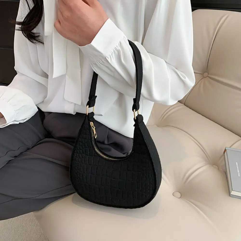 Print Crescent Moon Underarm Bag Solid Color Shoulder Pouch Cloth Shoulder Bag Large Capacity Allmatch Felt Handbag Women W250911