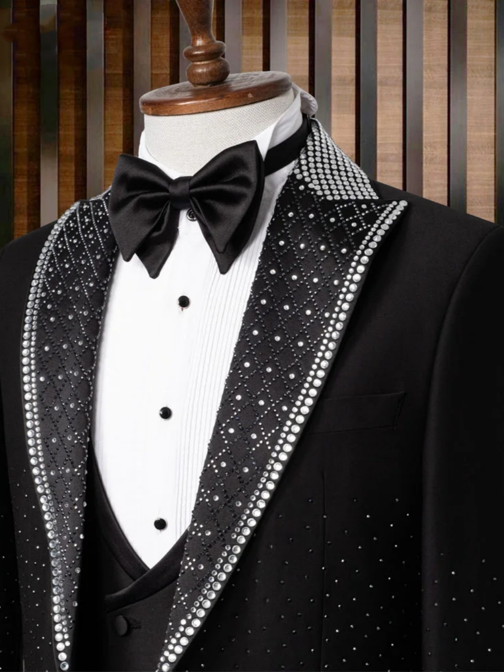 Designer Wedding Tuxedos 3Pcs Beaded Black Men Suit Fashion Peaked Lapel Single Breasted Evening Prom Groom Blazers Customized