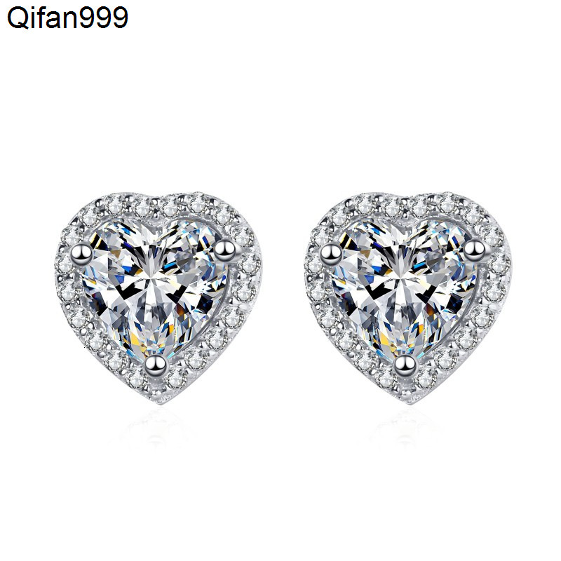 Exquisite HeartShape 925 Sterling Silver Moissanite Stud Earrings Fashionable Jewelry