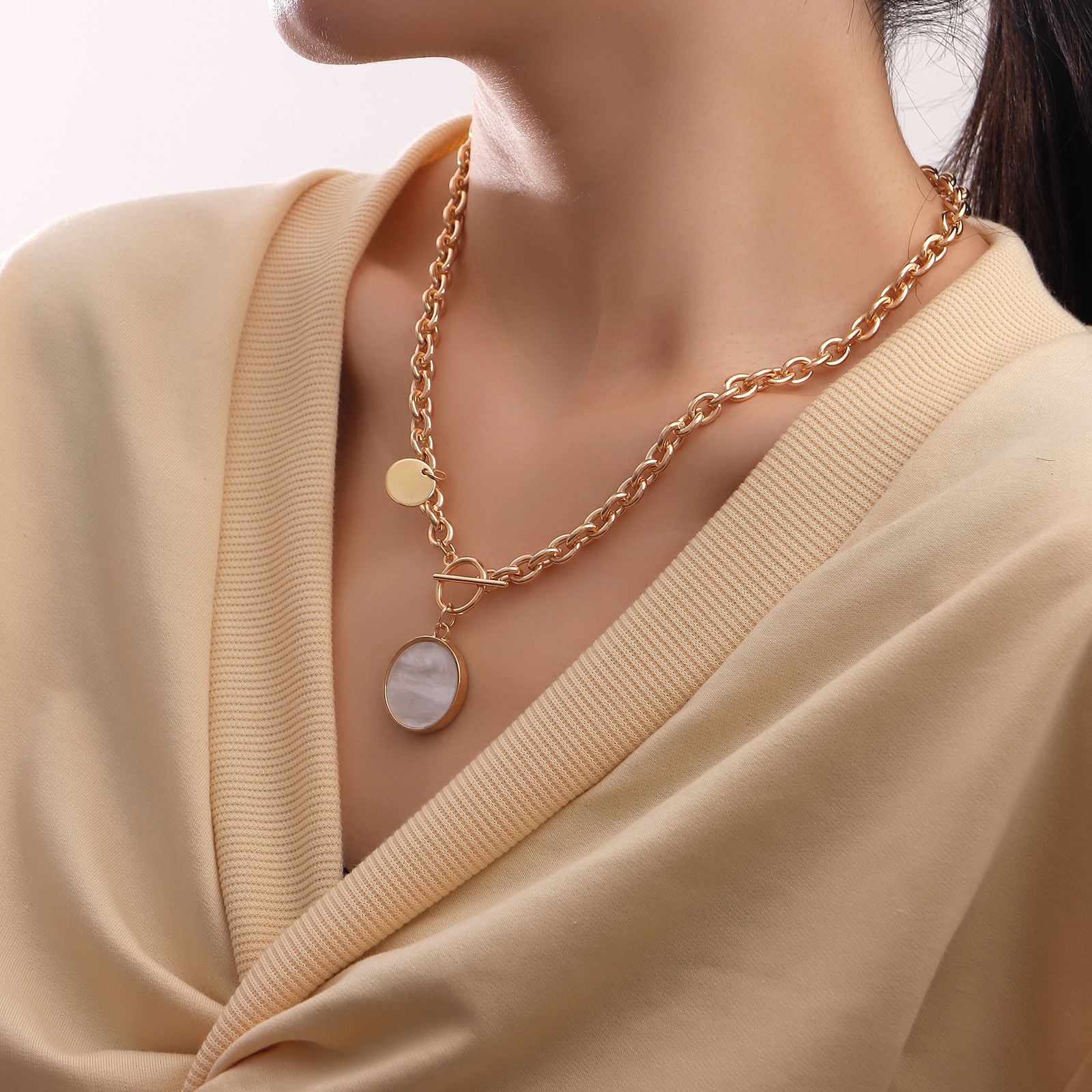 Jewelry Punk Clavicle Niche Design Mother-of-Pearl for Women Trendy Alloy Sweater Chain Necklace