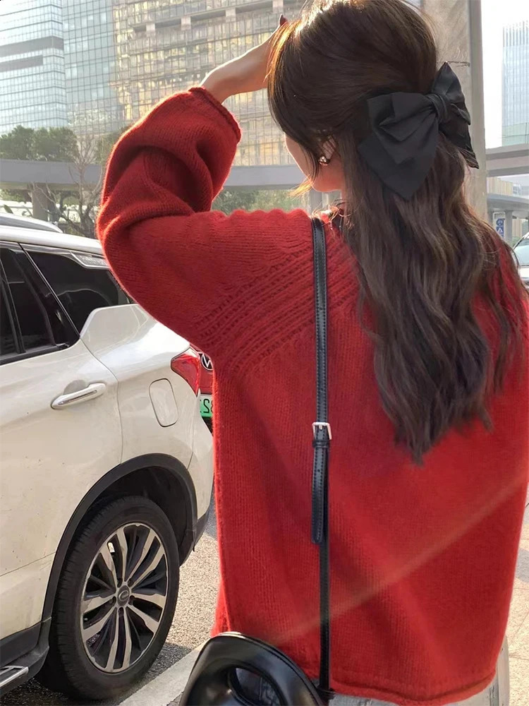 Women Loose and Lazy Wind Chic Sweater Knitted Pullovers Korean Style Soft Oneck Allmatch Autumn Winter Vintage Sweaters 250911