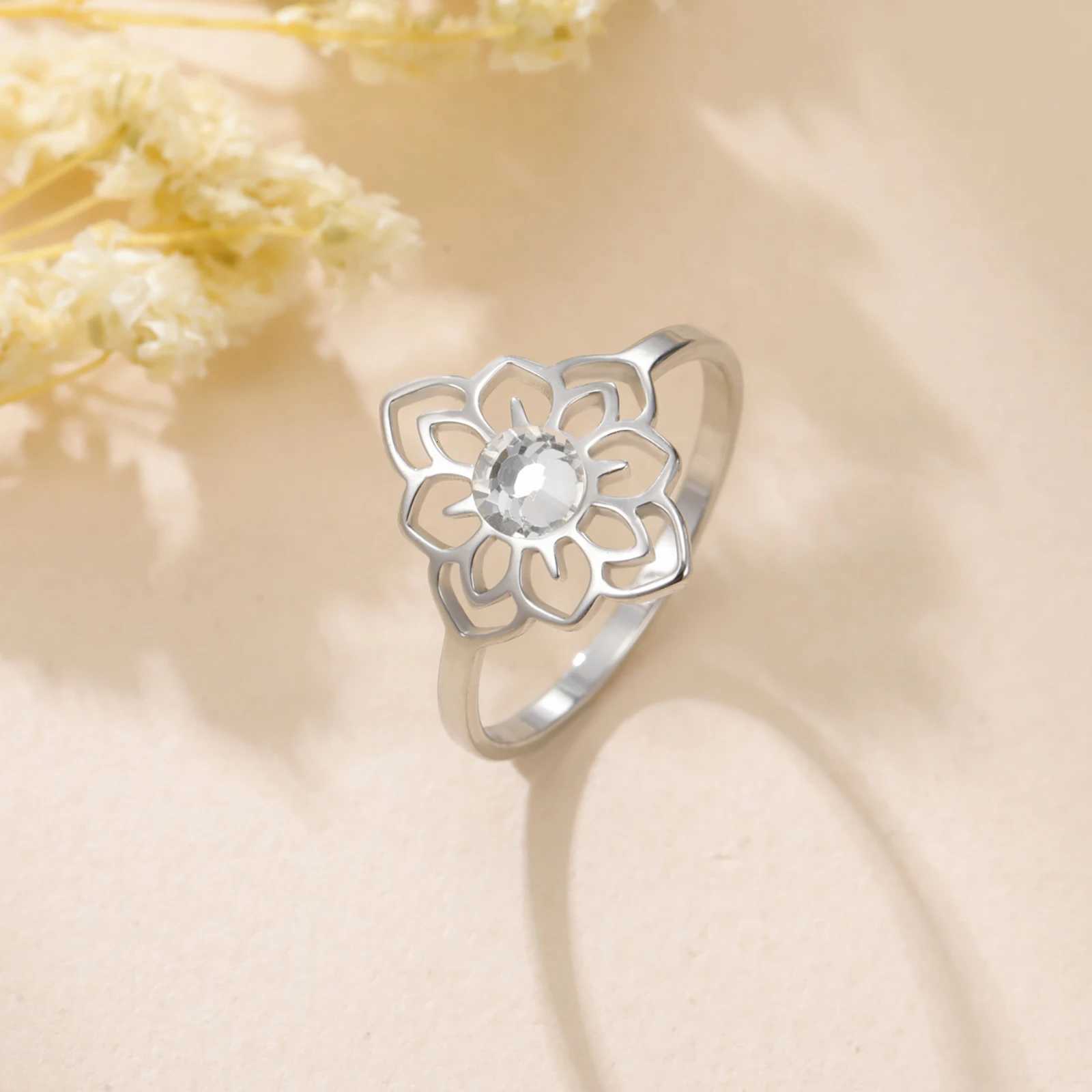Lotus Flower Ring With Clear Zircon Stainless Steel Womens Finger Rings Buddhism Amulet Jewelry Wedding Gift Wholesale W250911