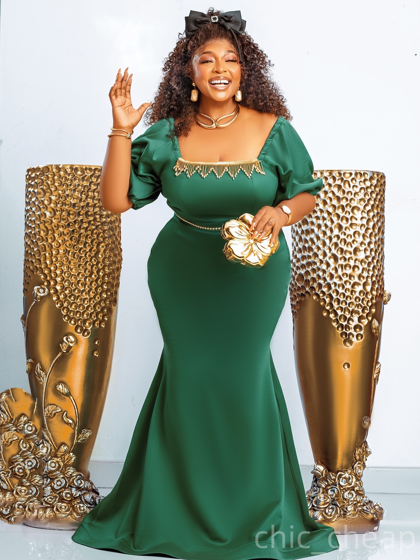 2025 Plus Size Dark Green Mermaid Mother Of Bride Dresses Tassels Satin Short Sleeves Evening Party Mama's Dress Vintage Birthday Wedding Guest G