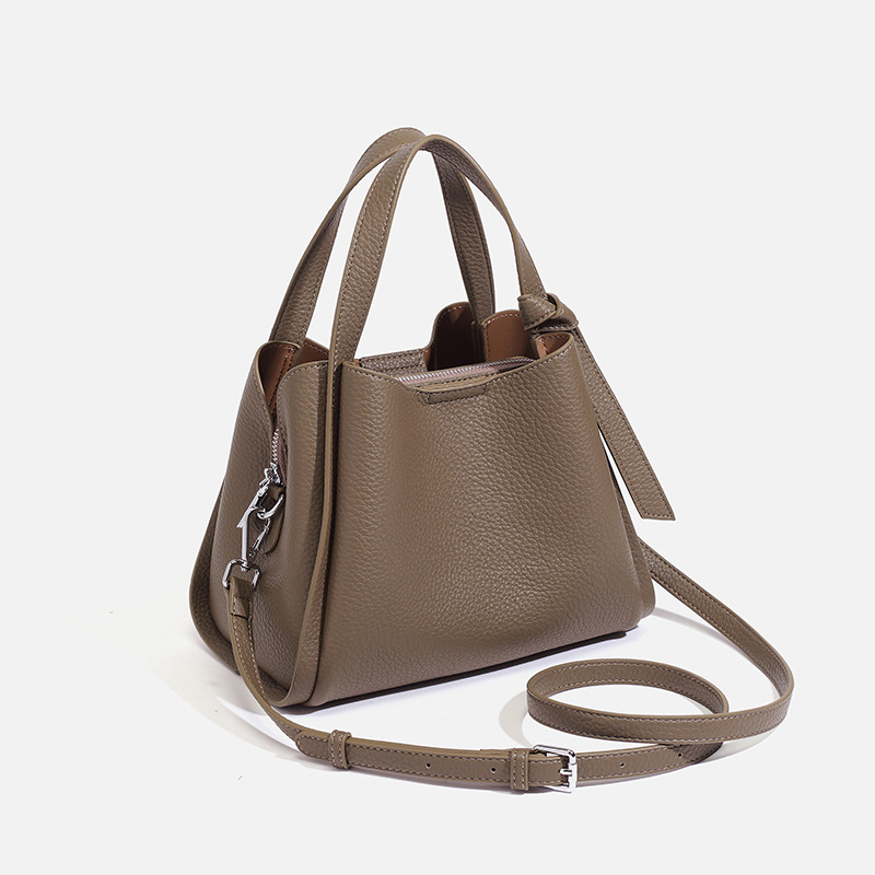 Free delivery designer bags Large capacity tote women retro armpit commuting handbag shoulder bag Anti-theft