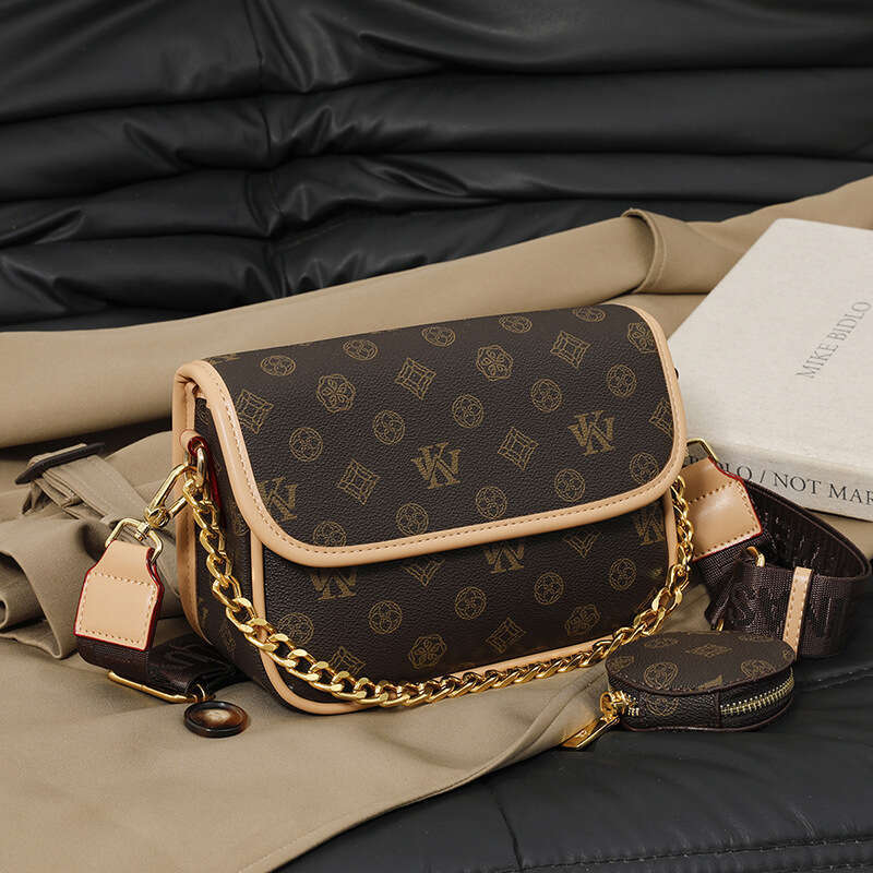 Vintage Women Designer Bags Luxury Shoulder Bags Fashion Wide Strap Small Square 2025 New Printed Single Shoulder Casual Crossbody Bag for Women