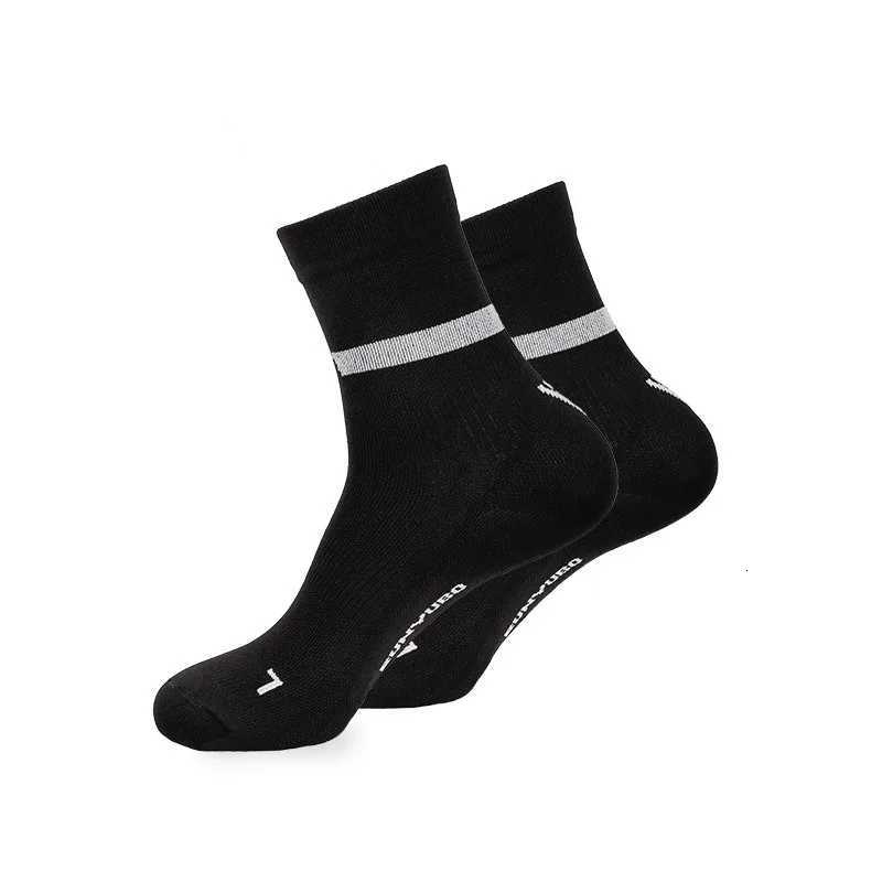 Men Outdoor Sports Elite Socks Breathable Cushion Middle Tube Marathon Running Fitness Gym Training Crew Cycling Socks D250911