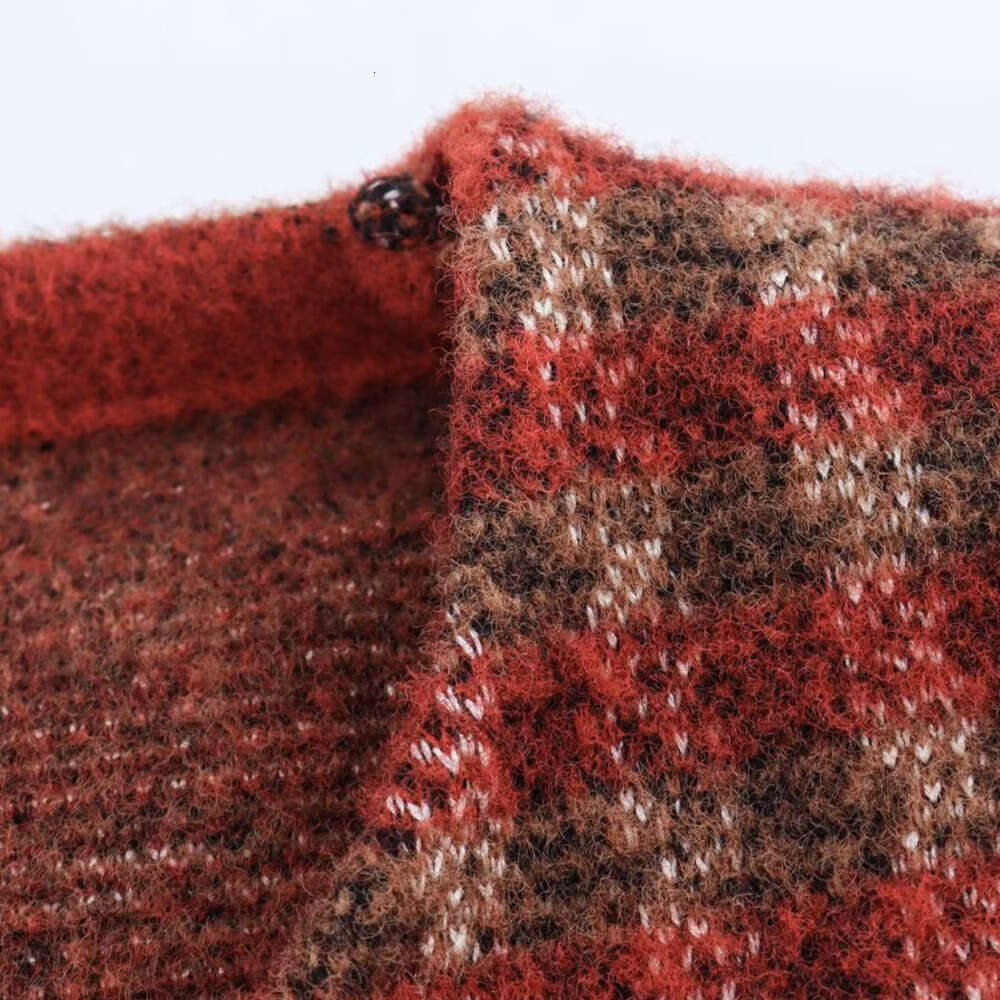 DHEssentials 2025 Autumn New French Style Soft Versatile Red Plaid Round Neck Knitted Sweater Cardigan