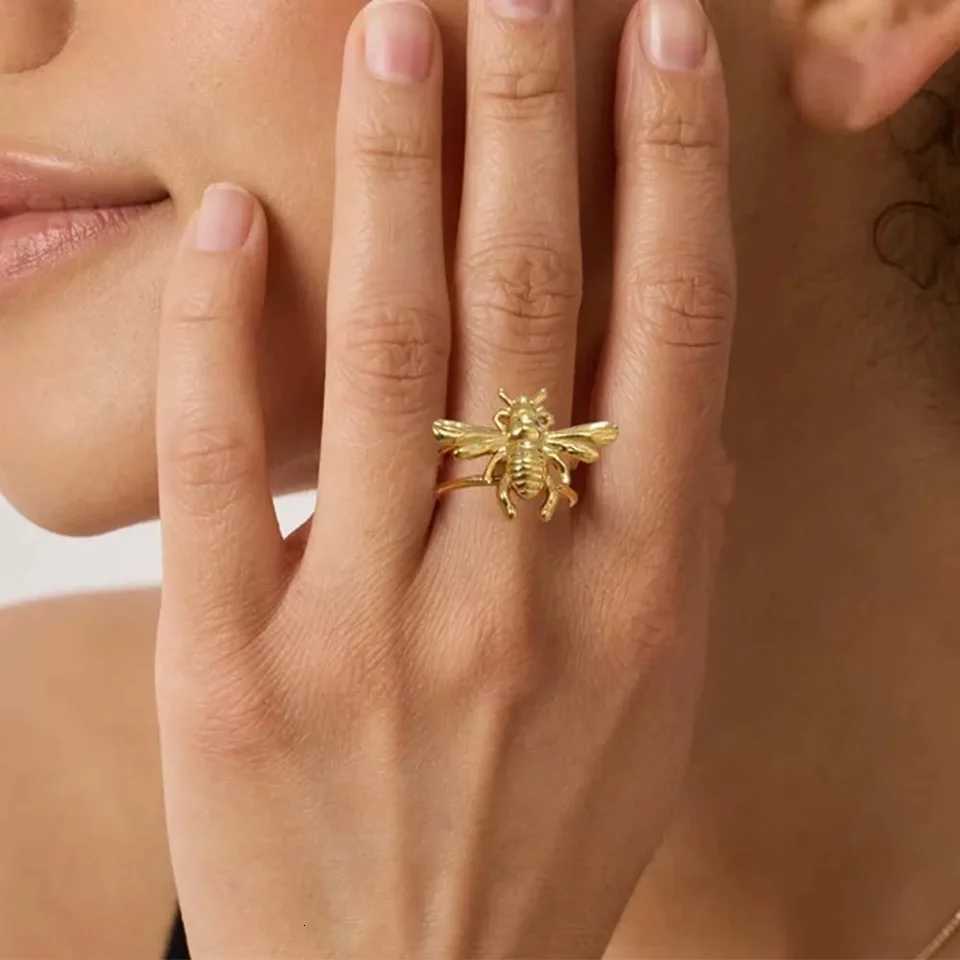 Skyrim Cute Bee Open Rings for Women Stainless Steel Gold Color Fashion Finger Rings Insect Animal Jewelry Gift Wholesale W250911