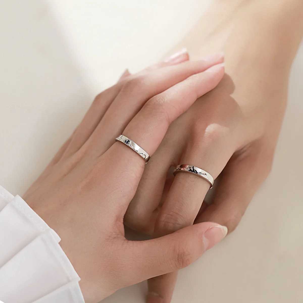 2PcsSet Silver Color Sea Mountain Pattern Couple Rings For Women Men Minimalist Sea Wave Mountain Finger Ring Valentine Jewelry W250911
