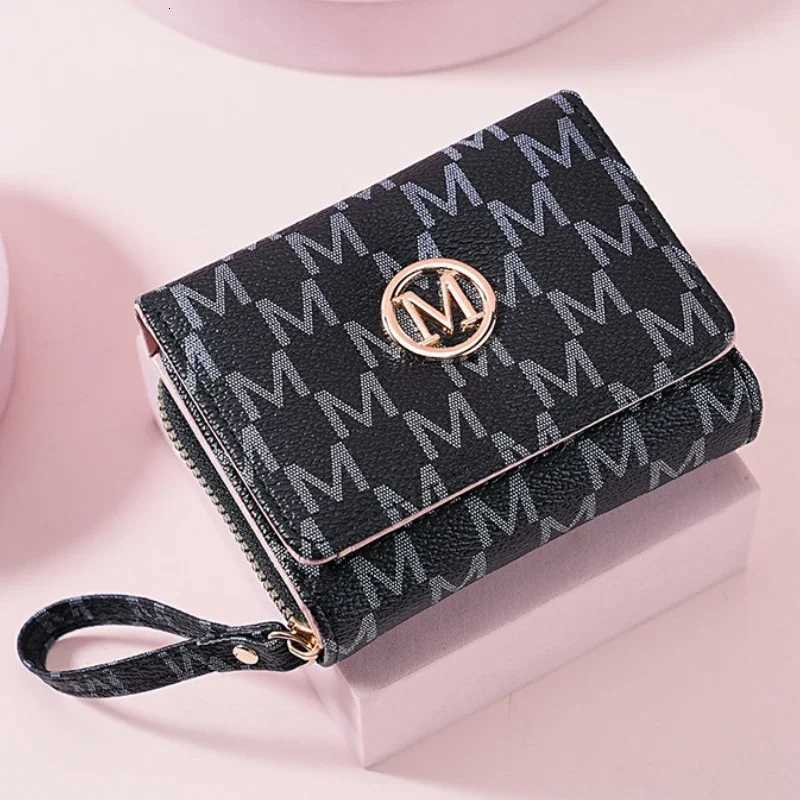 Lady Purse Short Wallet Women Money Bags M letter Female Coin Purses Cards ID Holder Zipper Wallets Wristlet Bag W250911