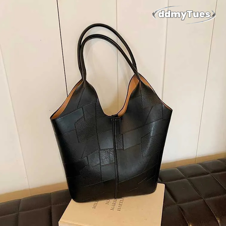 Fashionable large capacity spliced tote women's 2024 new Korean version trendy ins versatile commuting single shoulder mother and child bag 24121