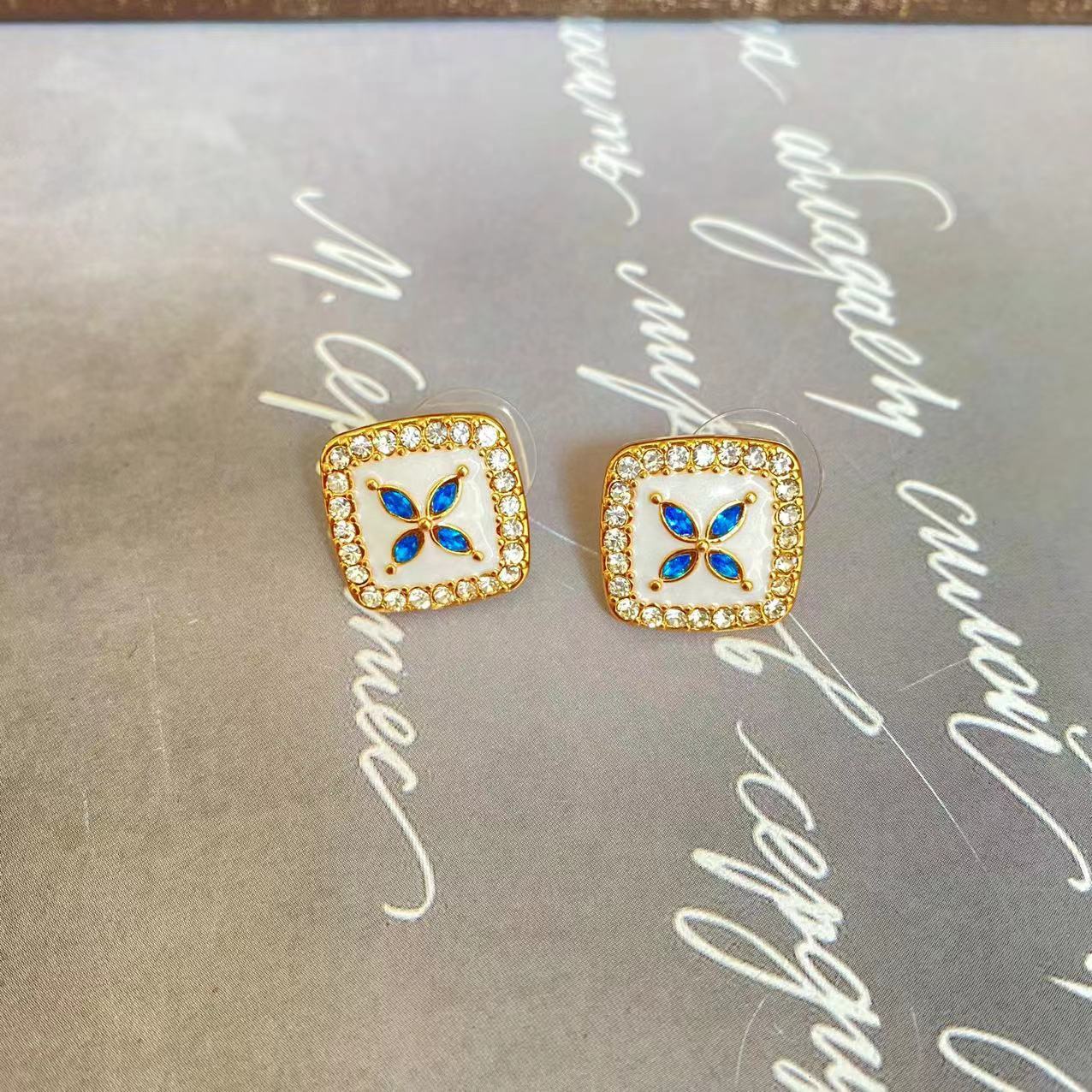 Luxury Brand Designer Jewelry Vintage Diamond-Studded Square Niche Earrings, Artistic Retro Hong Kong Style Square Blue Flower Earrings