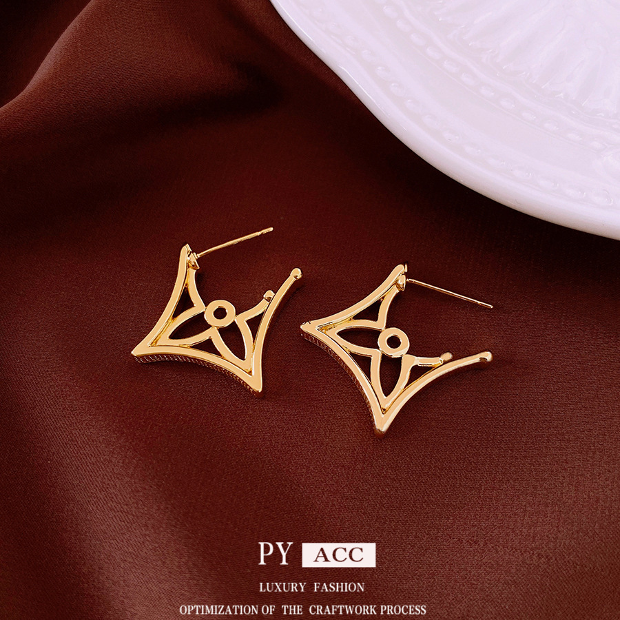 Luxury Brand Designer Jewelry 18K Real Gold Plated Silver Needle Zircon Asymmetric Earrings Ins Retro High-End Sense Stud Earrings Niche Light Luxury 