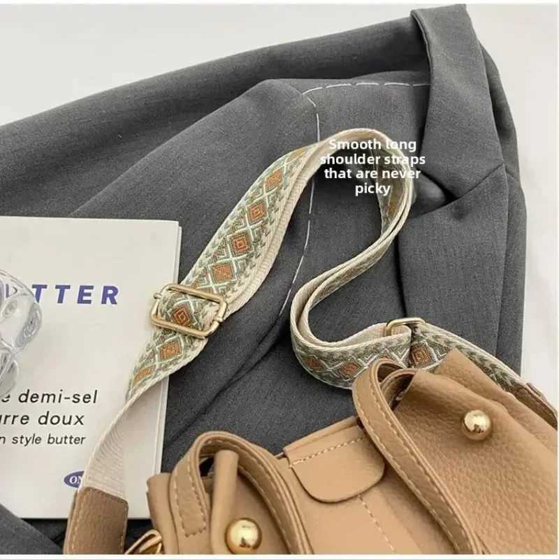 2025 High Quality Solid PU Bucket Shoulder Soft Crossbody Bags Korean Highend Design Large Capacity Womens Handbags Z250911