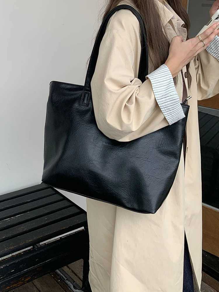 2025 new retro bag fashionable and casual womens shoulder bag large capacity daily commuting bag single shoulder womens bag W250911