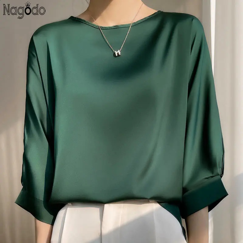 2025 In Summer Satin Silk HalfSleeve Tee Tops Basic Solid Womens TShirt Casual Oneck Thin Shirts Ladies Loose Blouses 250911