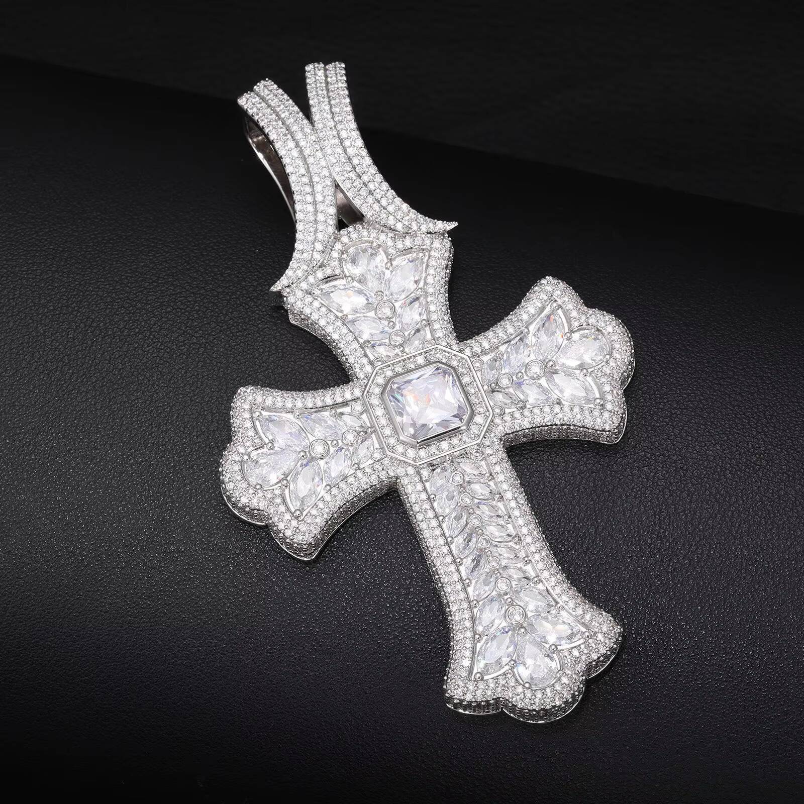 New Fashionable Mens HipHop Diamond Studded Oversized Cross Pendant Necklace Rope Chain Brass Zircon Exaggerated Accessory