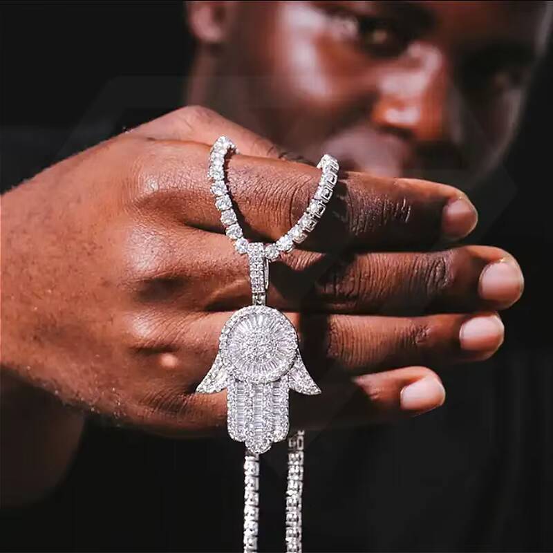 Wholesale Stylish Gold Plated Hamsa Hand Pendant Moissaniteia Brass Hand of Fatima for Hip Hop Fashion Gift Fashionable Mans Jewelry