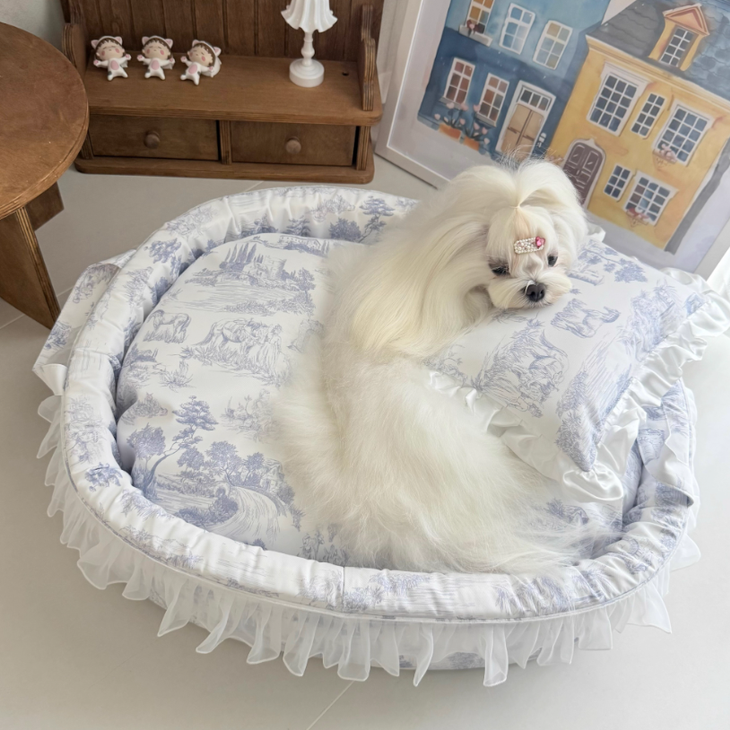 Durable All Weather Canine/Cat Nap Area with Easy Clean Design Ideal For Tiny Pets